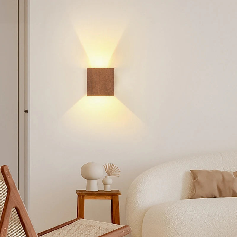 Applique murale LED en bois nordique carrée