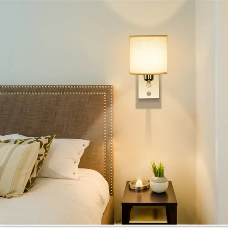 Applique murale LED en forme de lampe en tissu américain