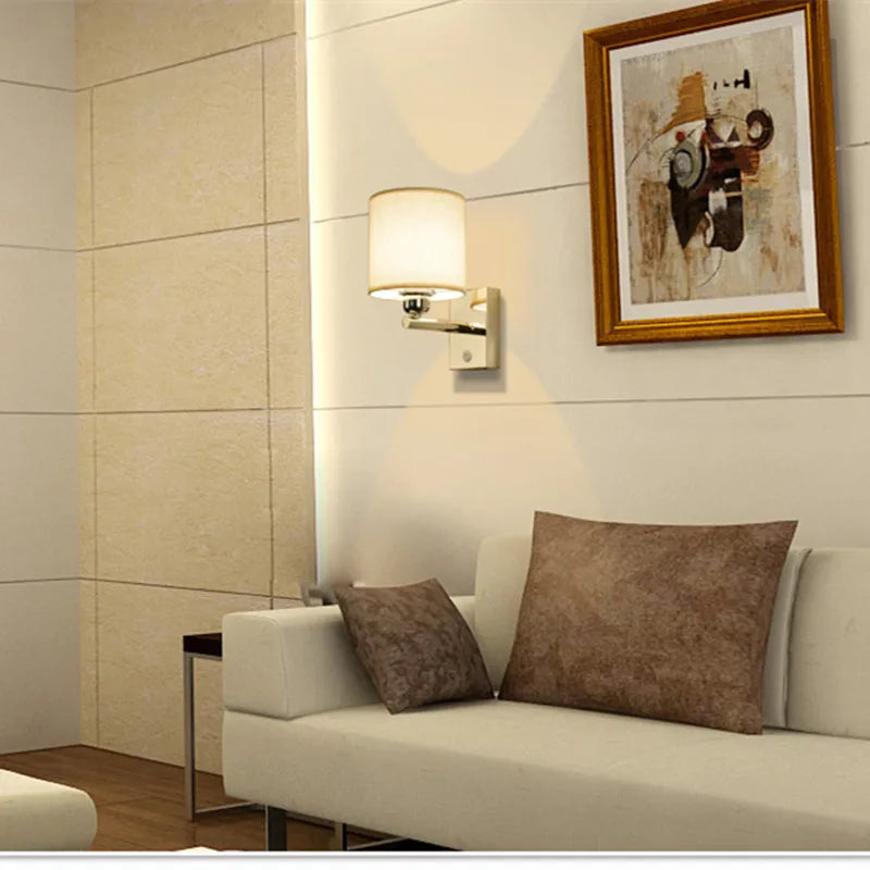 Applique murale LED en forme de lampe en tissu américain