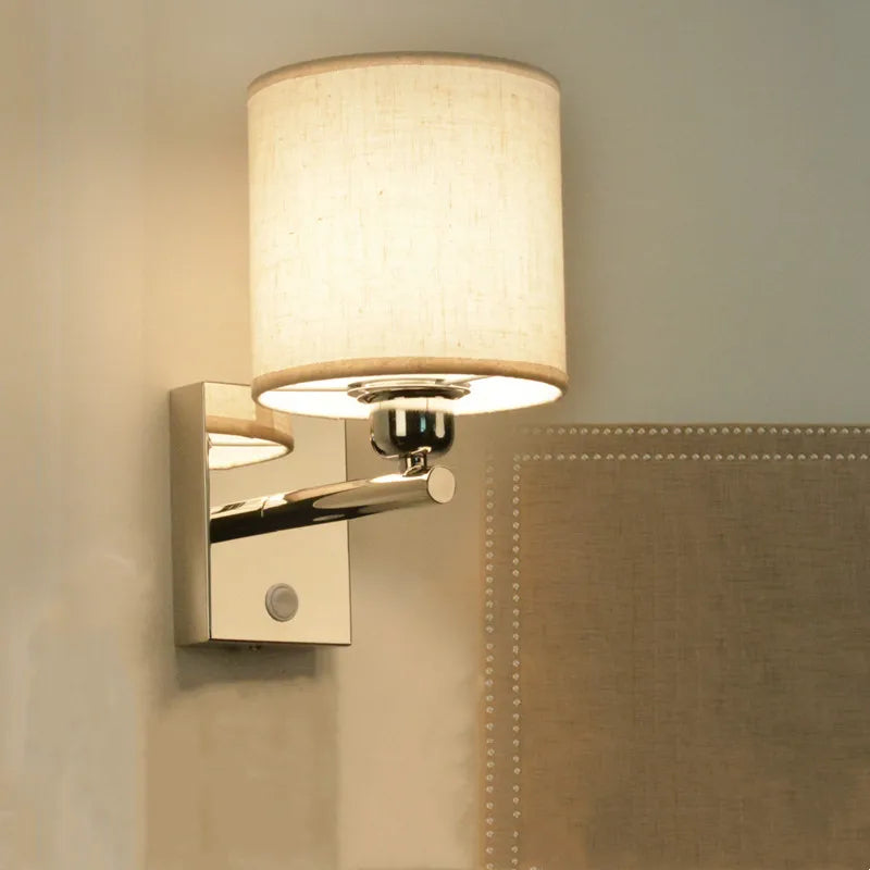 Applique murale LED en forme de lampe en tissu américain