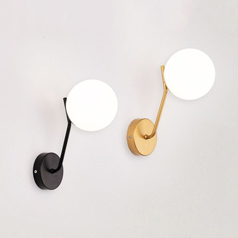 Applique murale design LED minimaliste en forme de lune Maison et jardin Mon Applique C Dorée